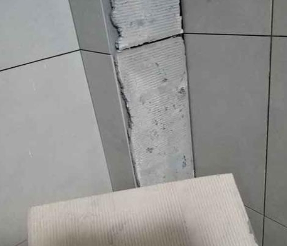 巴林右瓷砖空鼓维修公司分享下厨房瓷砖脱落的补救措施。